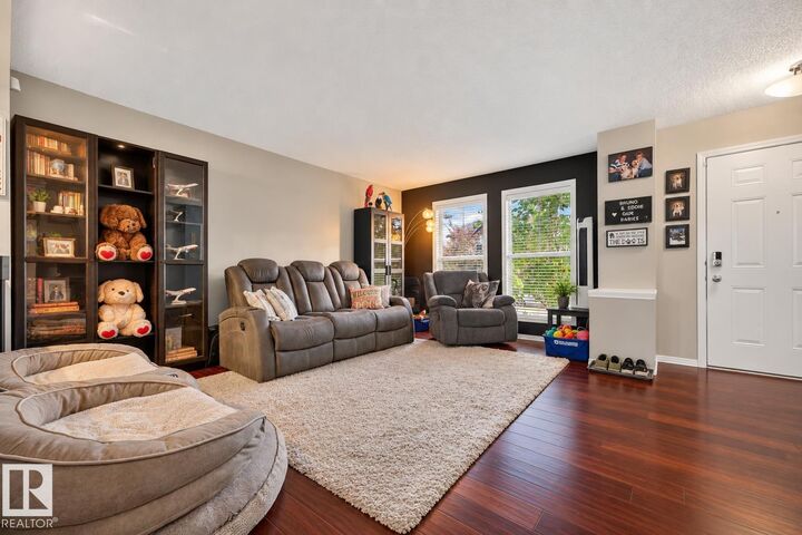 Property Photo:  5608 202 Street NW  AB T6M 0B3 