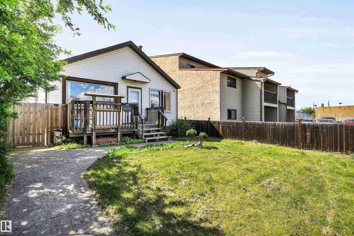 Property Photo:  11722 81 Street NW  AB T5B 2S4 
