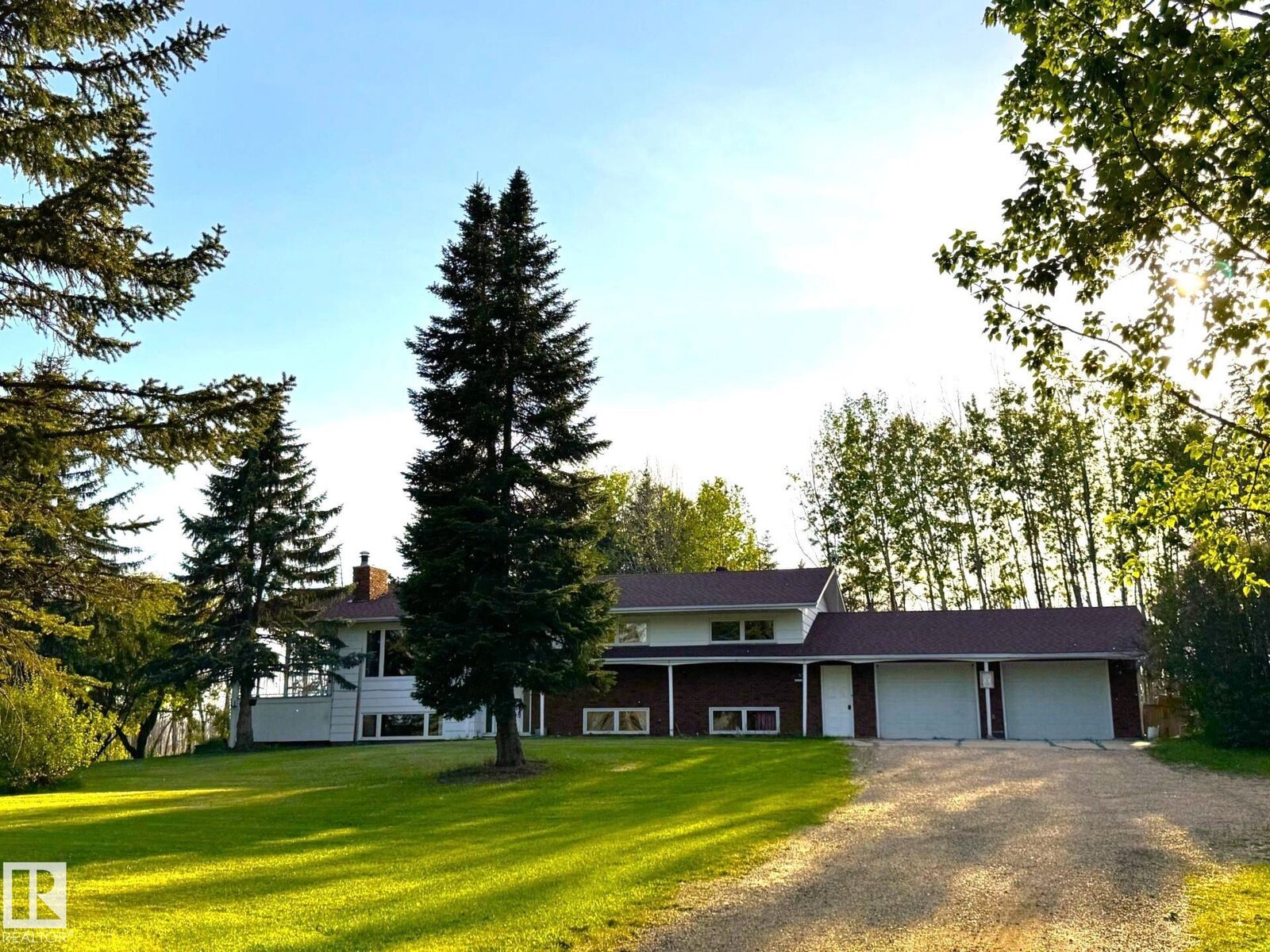 Property Photo:  53306 Rrd 75A  AB T0E 0T0 