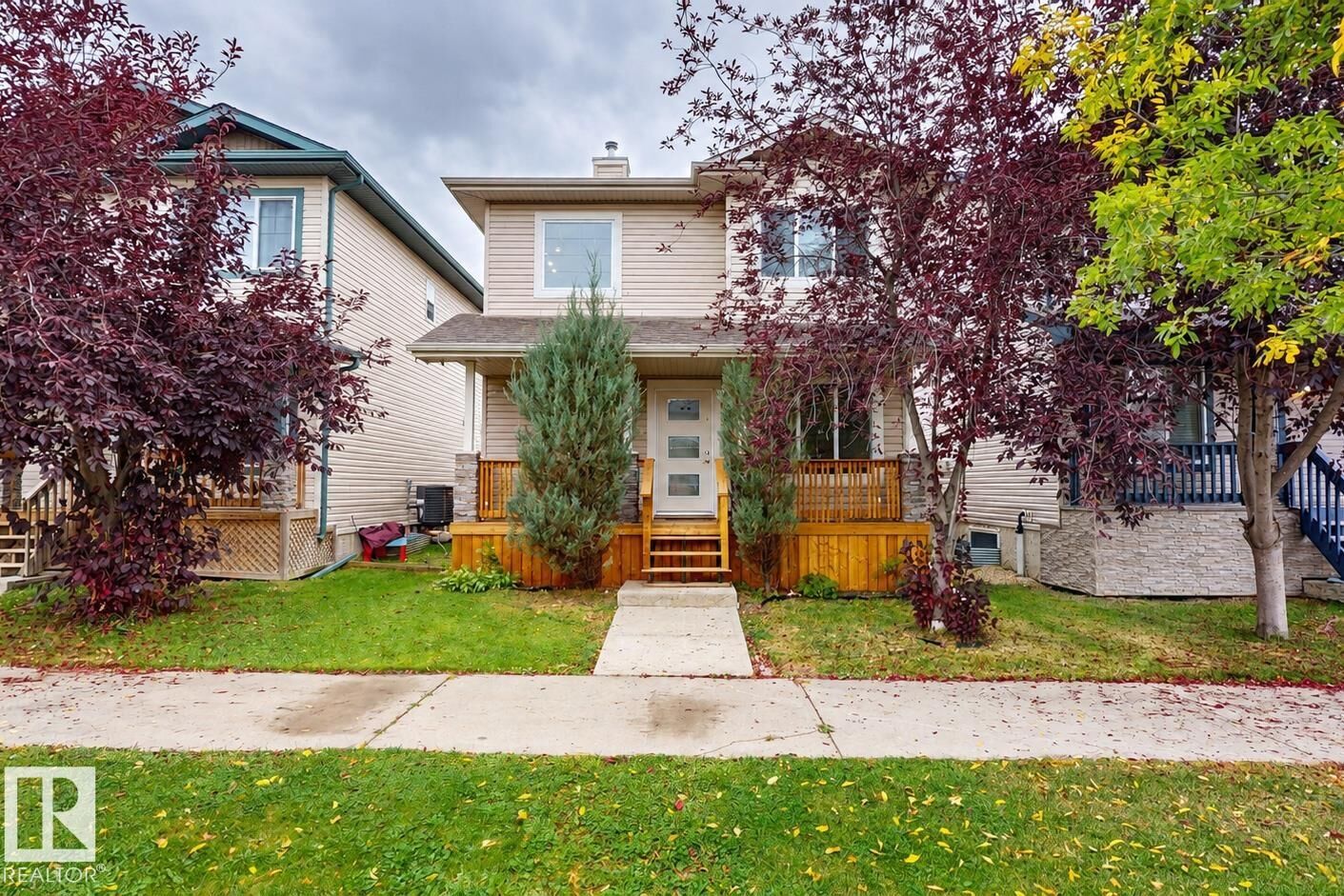 Property Photo:  17 Vista Spruce Grove  AB T7X 4P6 
