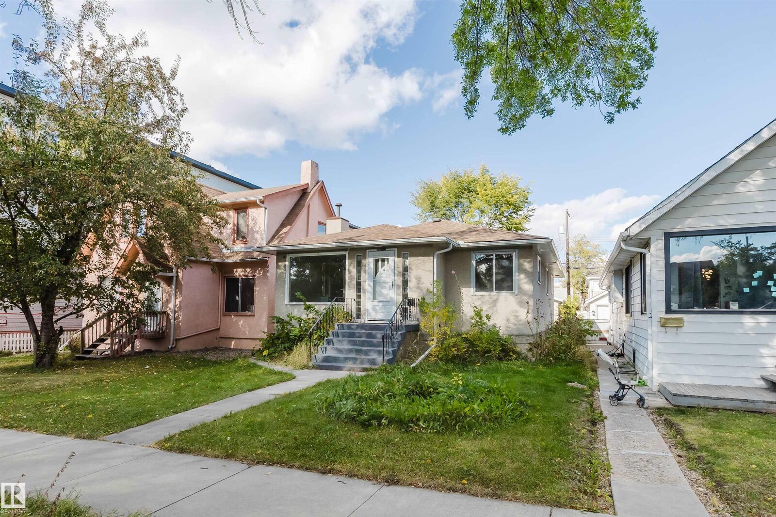 Property Photo:  10840 74 Avenue NW  AB T6E 1G9 