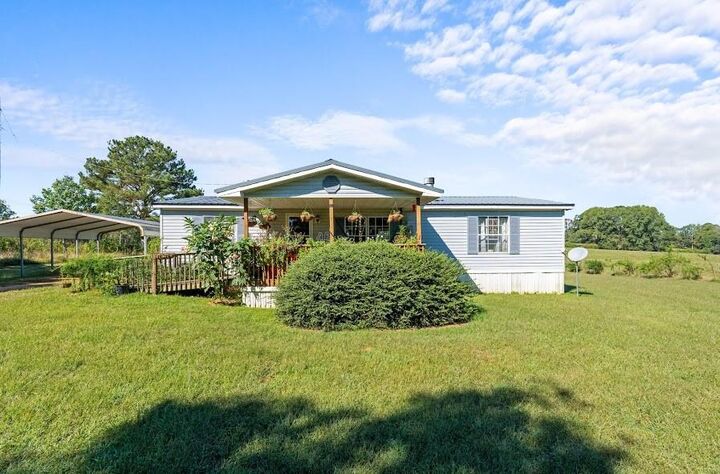 Property Photo: 880 Burwell Mount Zion Road GA 30117
