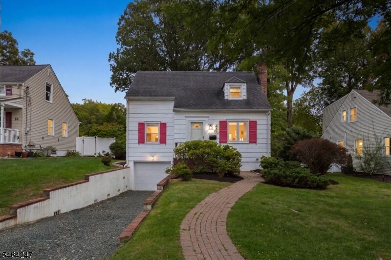 Property Photo:  14 Shady Ln  NJ 07023 