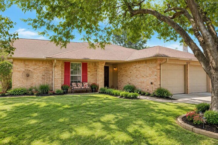 Property Photo:  6631 Inwood West Drive  TX 77088 