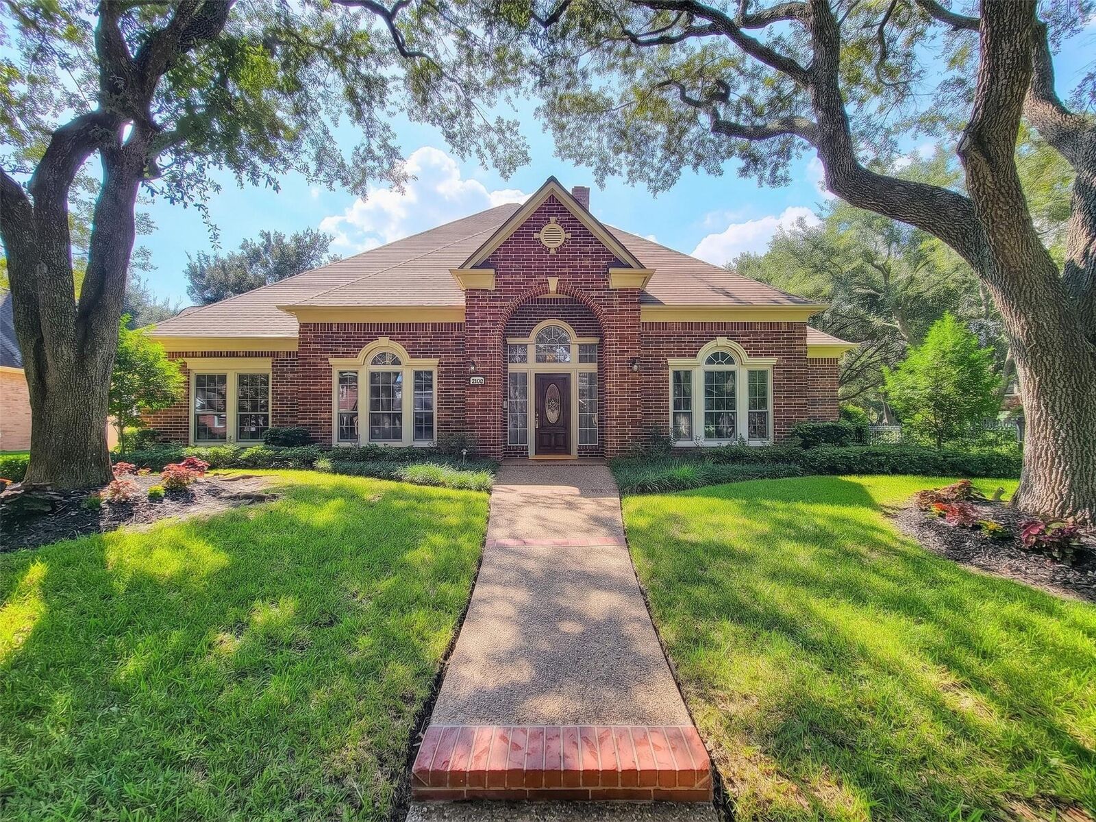 Property Photo:  2702 Briar Knoll Court  TX 77479 