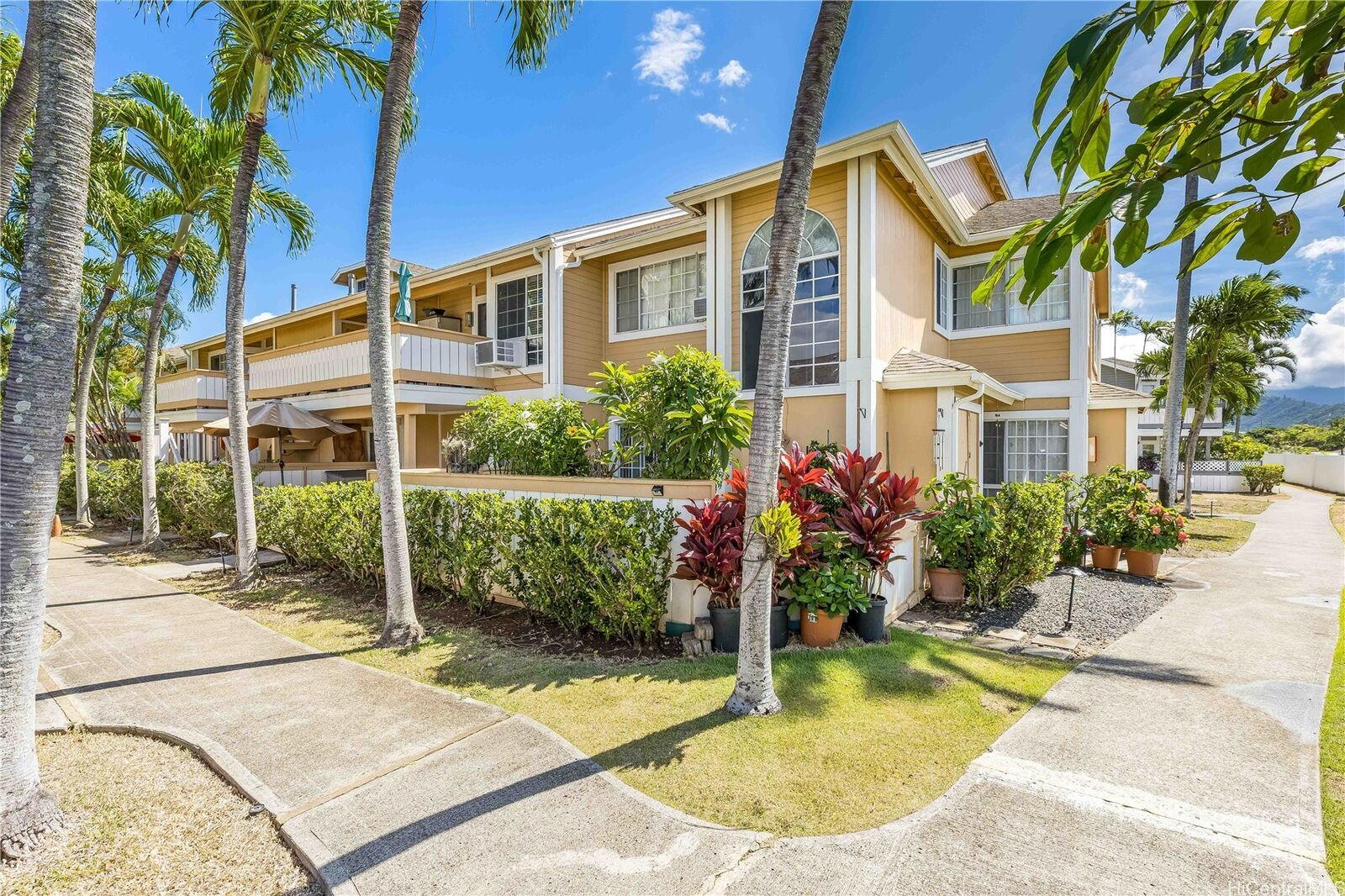 Property Photo:  468 Mananai Place 11G  HI 96818 