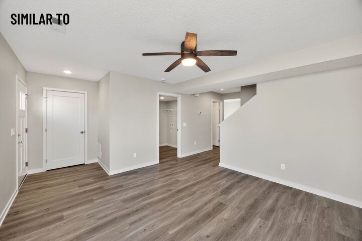 Property Photo:  413 Benton Street  IA 50244 