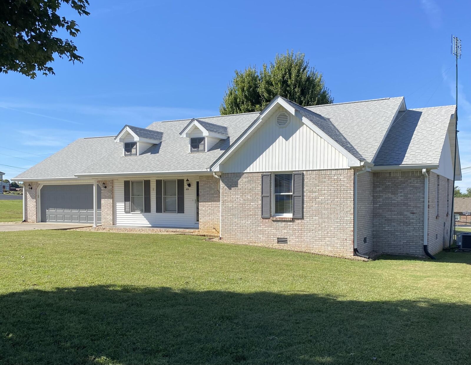 Property Photo: 125 Holly Hill Drive KY 42503