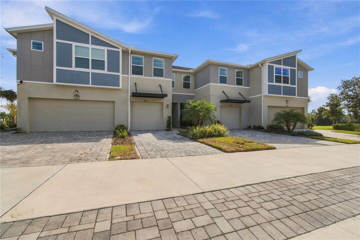 Property Photo: 31564 Woodland Race Loop FL 33545