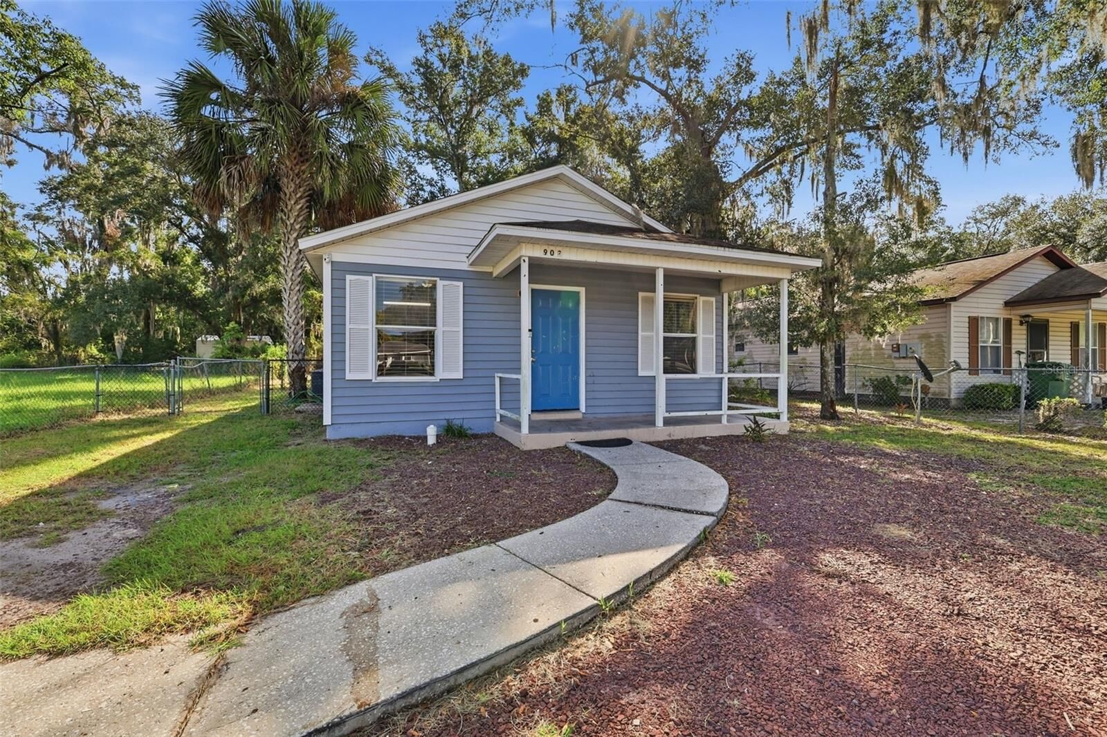Property Photo:  902 Talladega Street  FL 34748 