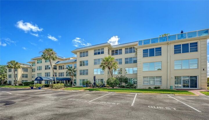 Property Photo: 3808 Gulf Of Mexico Drive E412 FL 34228