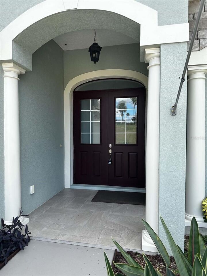 Property Photo: 17710 Palm View Circle FL 32757