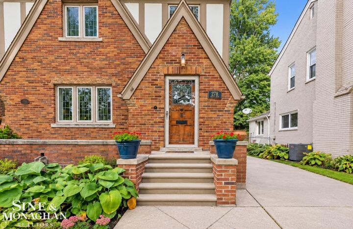 Property Photo:  278 Moran Road  MI 48236 