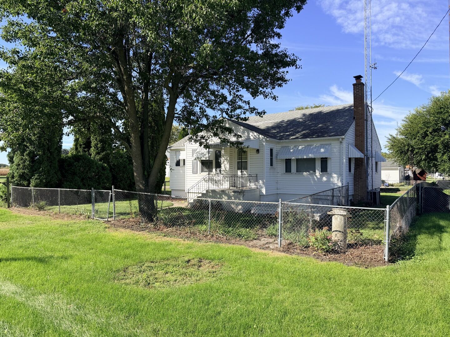 Property Photo: 409 Oak Street IL 61316