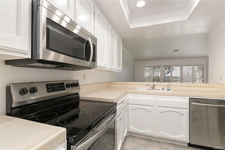 Property Photo: 7202 Apricot Drive 7202 CA 92618
