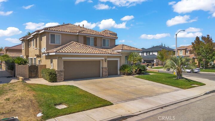Property Photo:  39339 Desert Lilly Court  CA 93551 