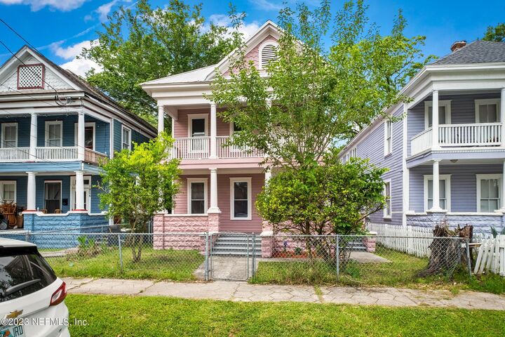 Property Photo: 1834 Walnut Street FL 32206