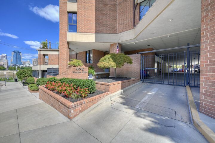 Property Photo:  1 Riverside Place  KY 41011 