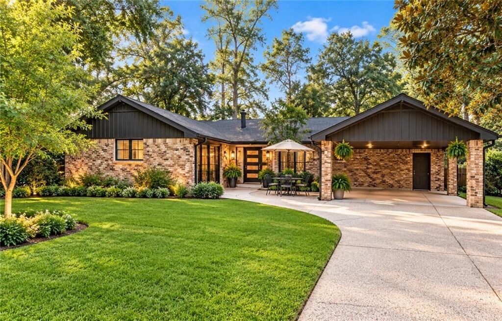 Property Photo:  326 Robin Hood Drive  LA 70433 