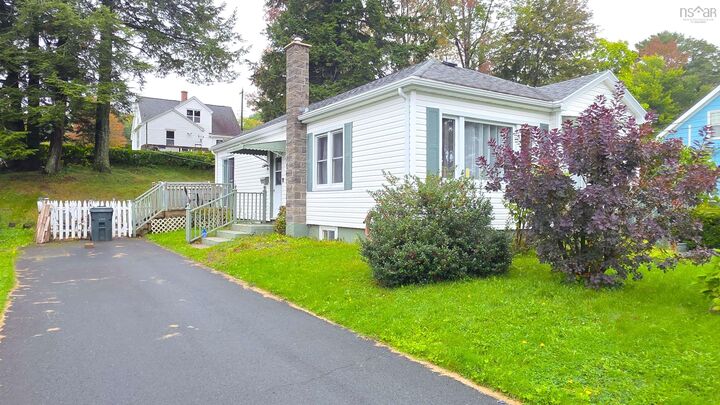 Property Photo:  181 Crescent  NS B4V 1L1 