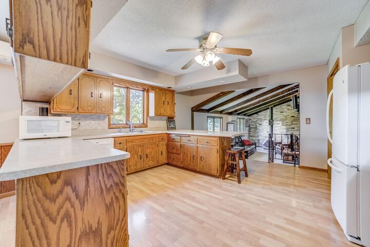 Property Photo: 638 Kim Avenue MN 55339