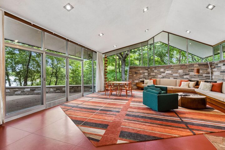 Property Photo:  2801 Burnham Boulevard  MN 55416 