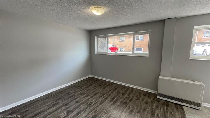 Property Photo:  15 Empire Street 2  ON L3B 2L3 