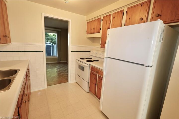 Property Photo:  91 Avonwood Drive 34  ON N4Z 1B2 