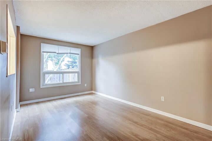 Property Photo:  1350 Limeridge Road E 13  ON L8W 1L6 