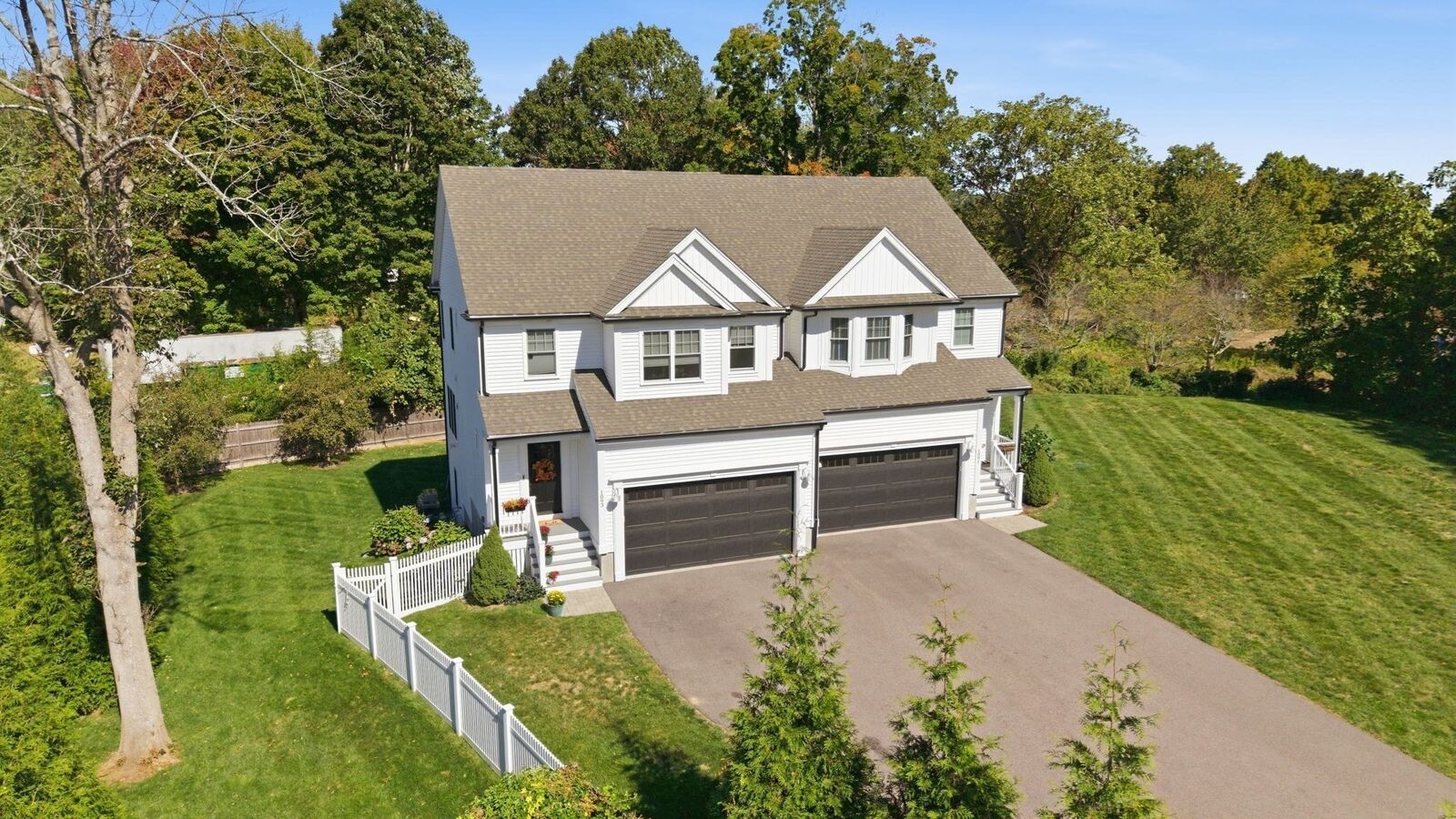 Property Photo:  1093 Washington St 1093  MA 01746 