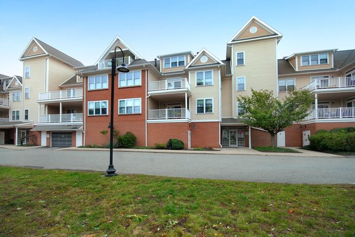 Property Photo:  95 Conant St 413  MA 01742 