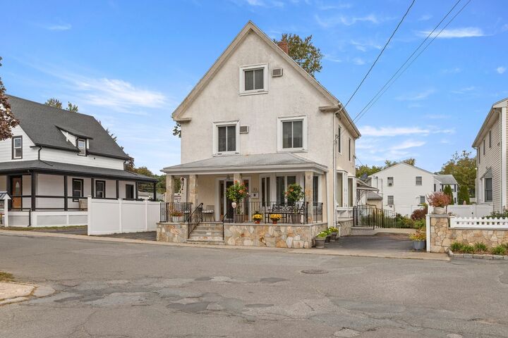 Property Photo:  21 Buxton St  MA 01960 