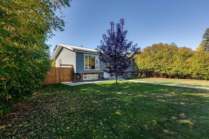 Property Photo:  3906 44 Street  AB T4J 1B3 