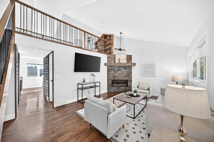 Property Photo:  328 3 Street NE  AB T2E 7W5 