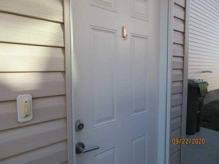 Property Photo:  7411 29 Street B  AB T9V 3N1 