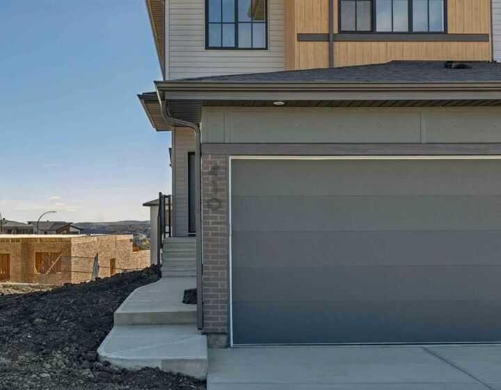 Property Photo:  410 Heritage Boulevard  AB T4C 0L3 