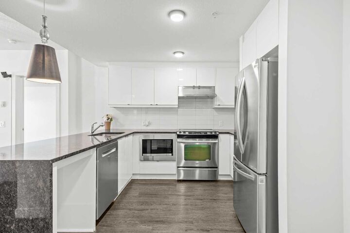 Property Photo:  25 Aspenmont Heights SW 103  AB T3H 0E4 