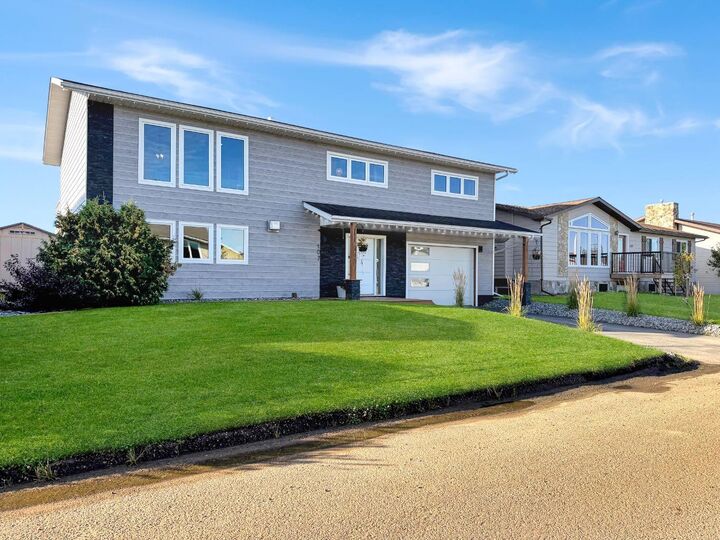 Property Photo:  107 6 Avenue SW  AB T0H 1M0 