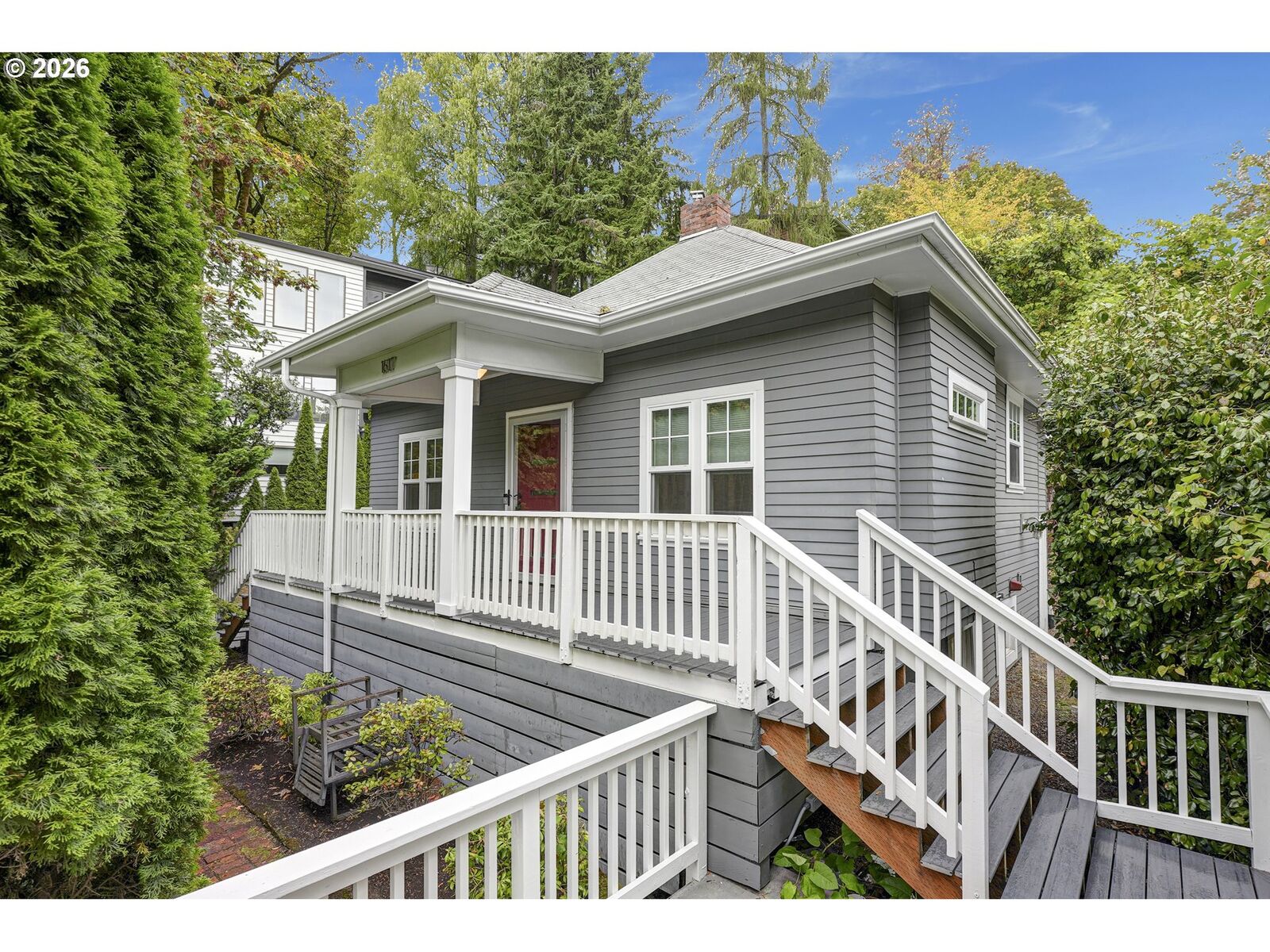 Property Photo:  1617 SW Broadway Dr  OR 97201 