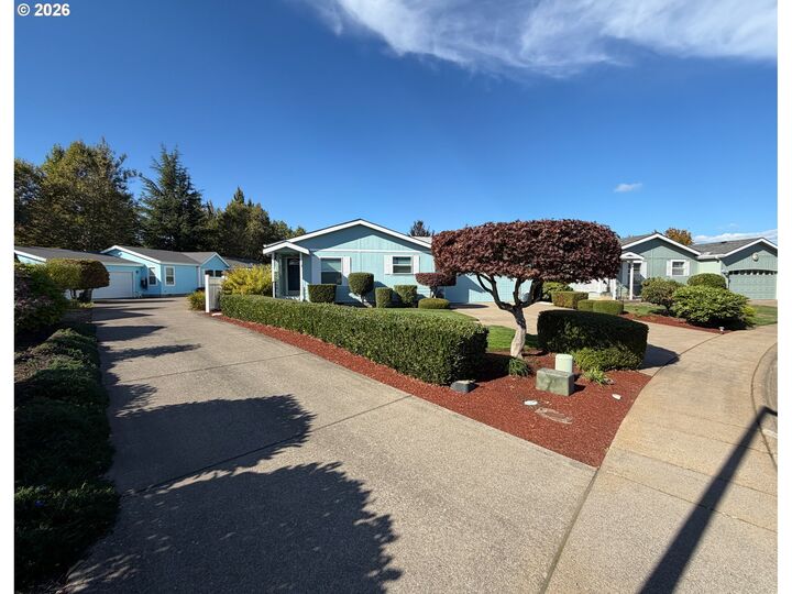 Property Photo:  3220 Crescent Ave 28  OR 97408 