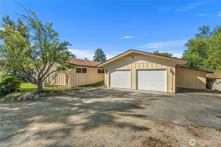 Property Photo: 116 View Ridge Circle WA 98801