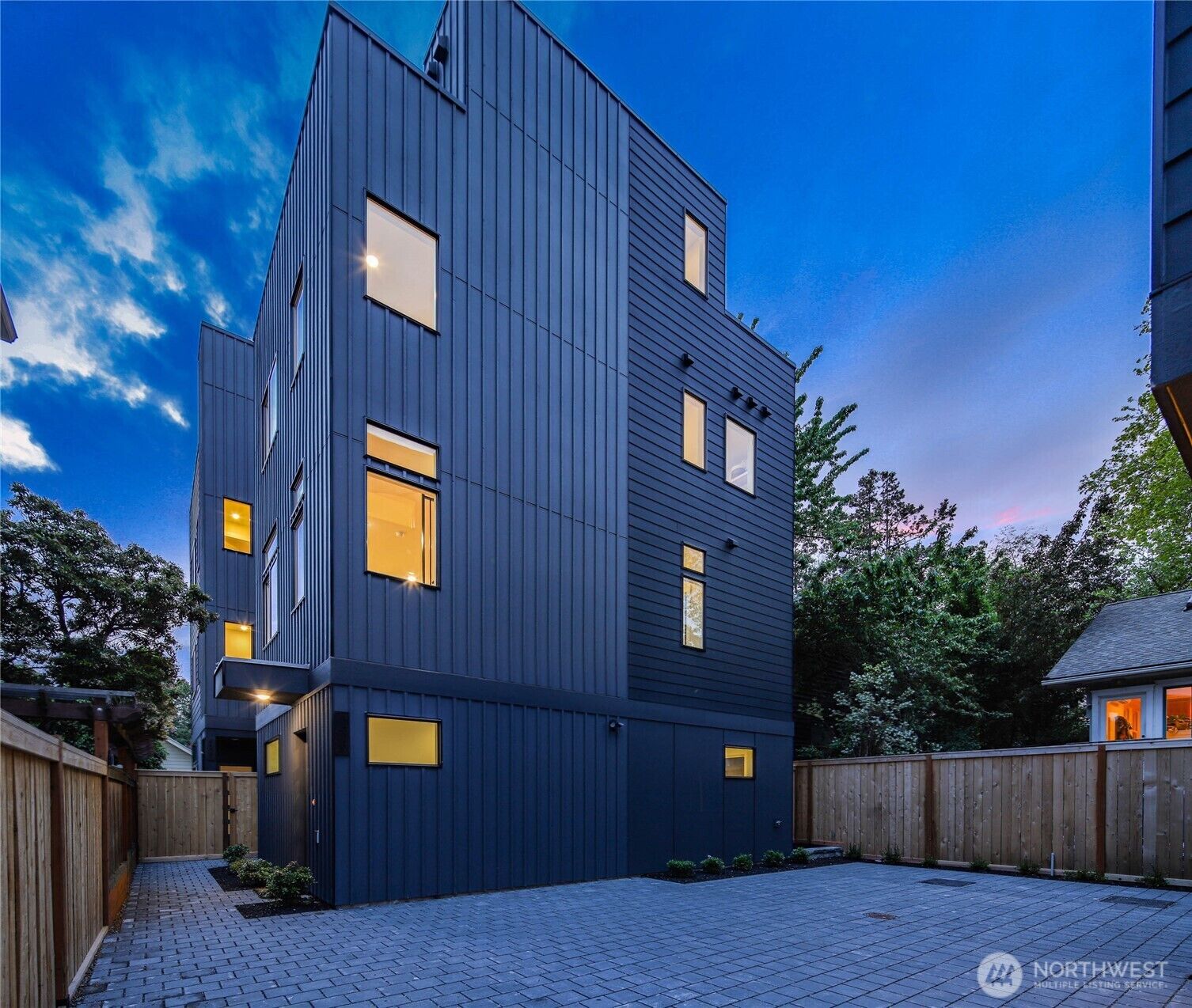 Property Photo: 4529 Corliss Avenue N WA 98103