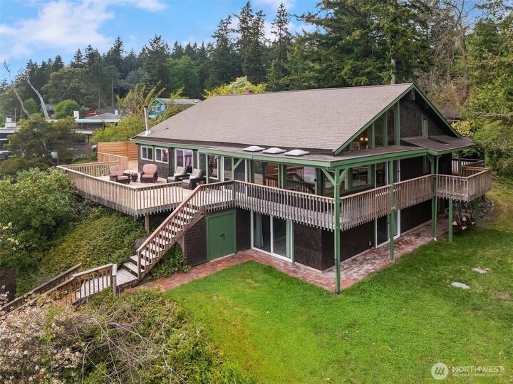 Property Photo: 13725 SW Pohl Road WA 98070