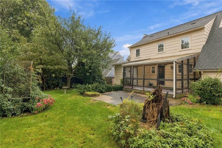 Property Photo:  14 Englewood Lane  RI 02888 