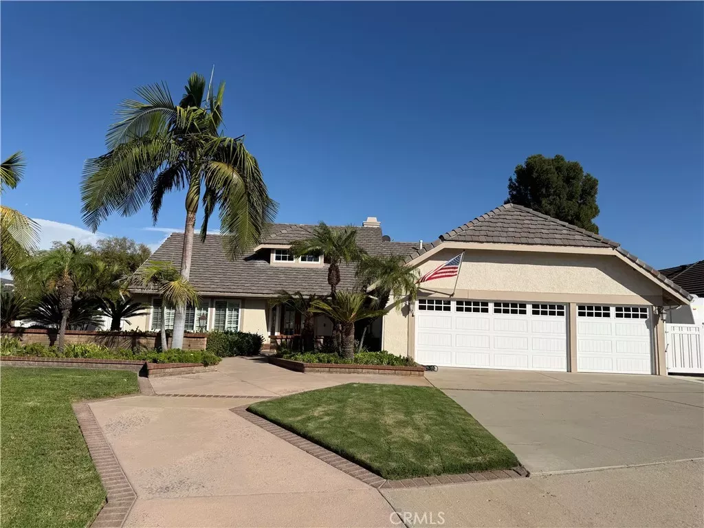 Property Photo:  5142 Paseo Rico  CA 92887 