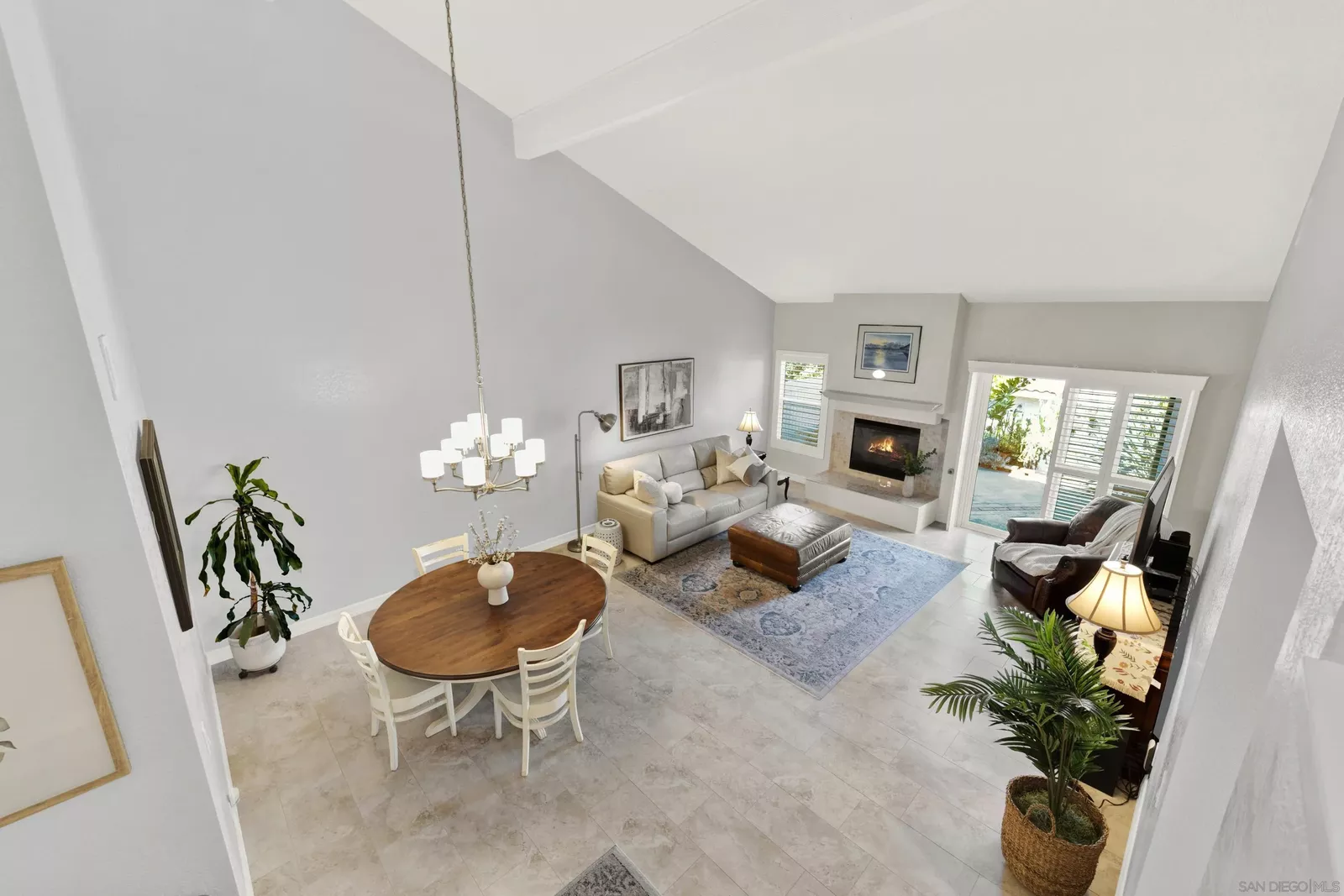 Property Photo: 15636 Via Calanova CA 92128