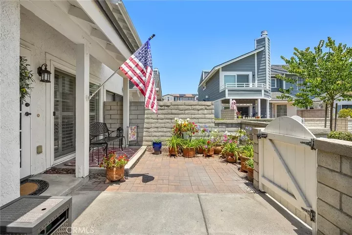 Property Photo:  199 N Magnolia Avenue D  CA 92801 