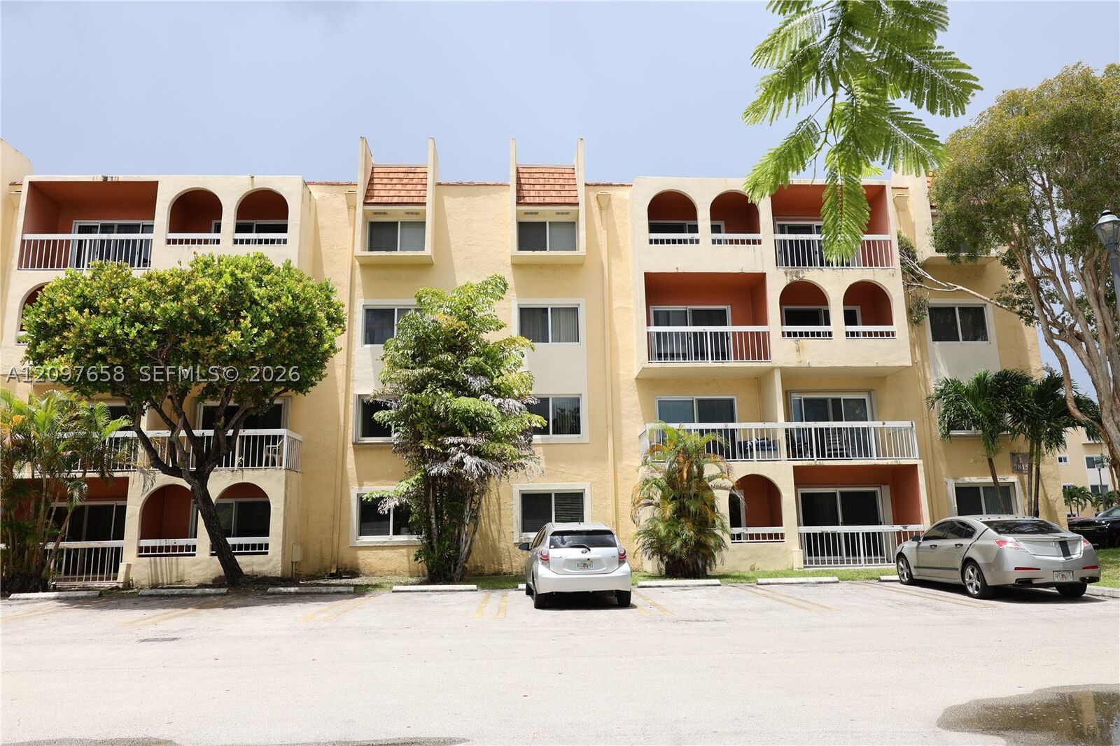 Property Photo: 7815 Camino Real I-414 FL 33143