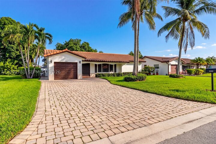 Property Photo: 10403 NW 80th Ct FL 33321