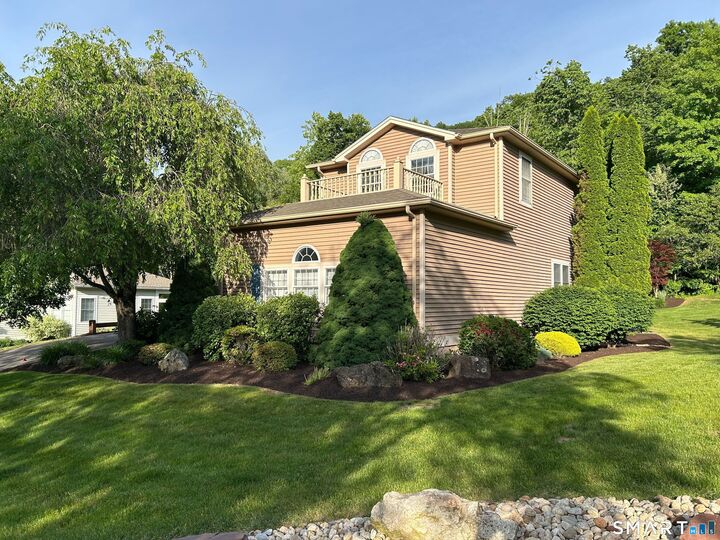 Property Photo:  160 Hawthorne Drive 160  CT 06037 
